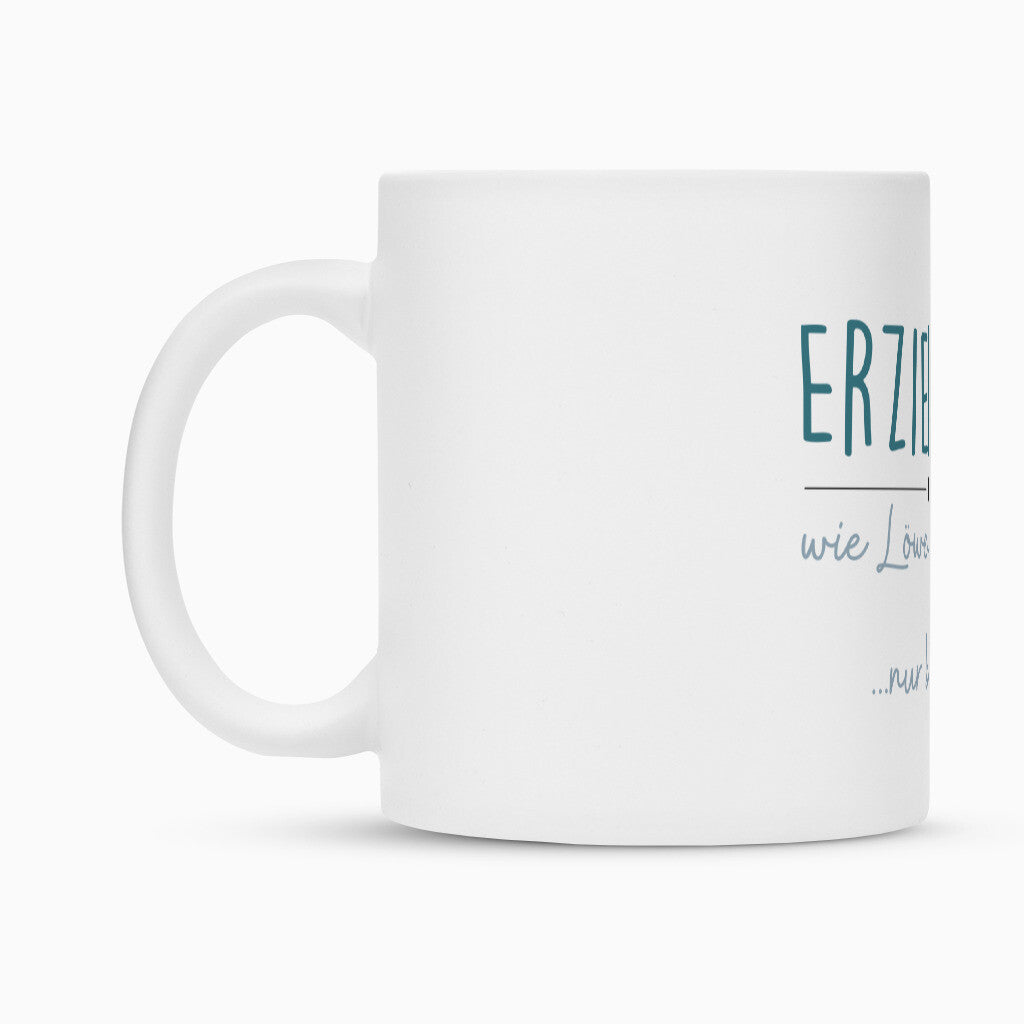 Weiße Keramiktasse mit Spruch „Löwenbändiger“ als Geschenk für Erzieher im Kindergarten, 300 ml, Ansicht 3 | Pädagogikkram